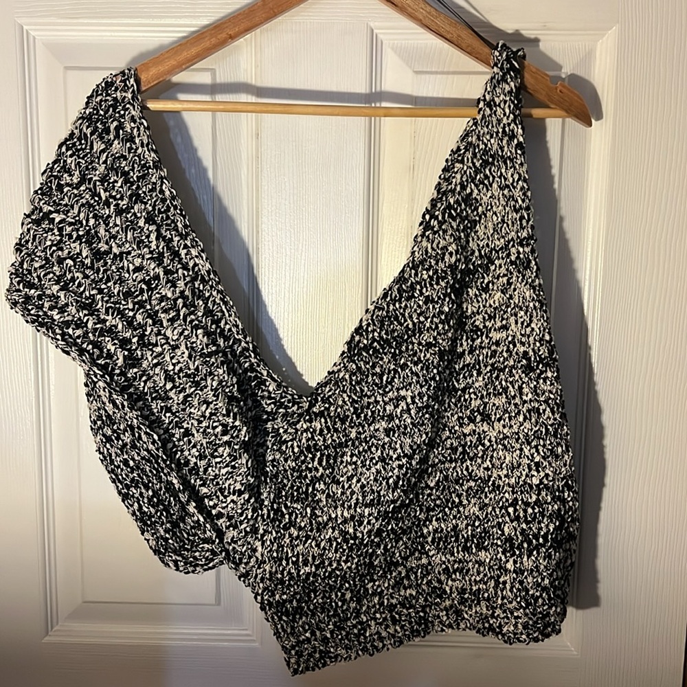 Zara Black and White Knit Sweater - Picture 3 of 5